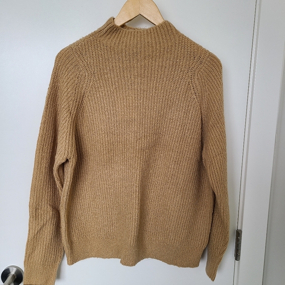 Sweater - Picture 1 of 2